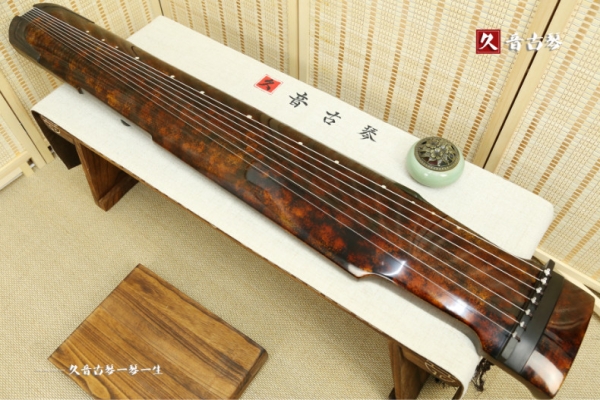 海北藏族自治州收藏级古琴【犀牛皮纹仲尼式】